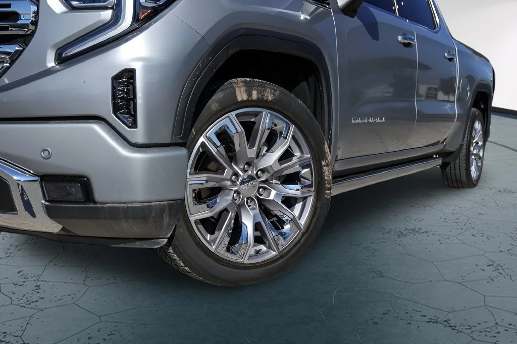Used 2023 STERLING METALLIC GMC Denali image 4