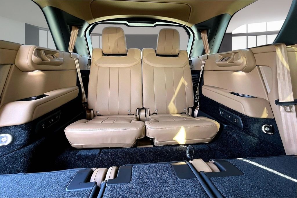 New 2026 BELGRAVIA GREEN Land Rover SE 7 Seats image 11
