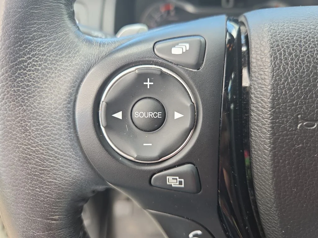 Used 2016 White Honda Touring image 34
