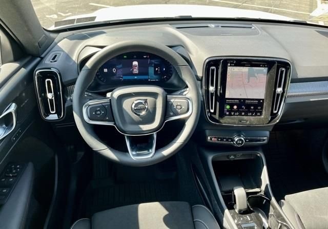 2026 Volvo XC40 Ultra Black Edition - Photo 12