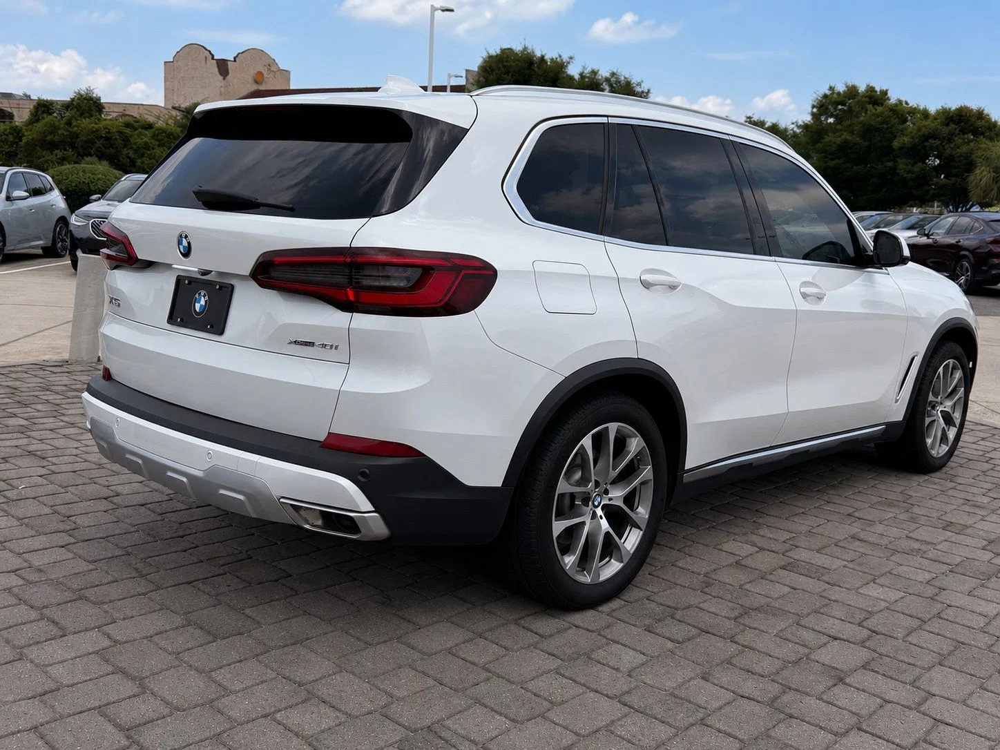 Used 2019 Mineral White Metallic BMW xDrive40i image 9
