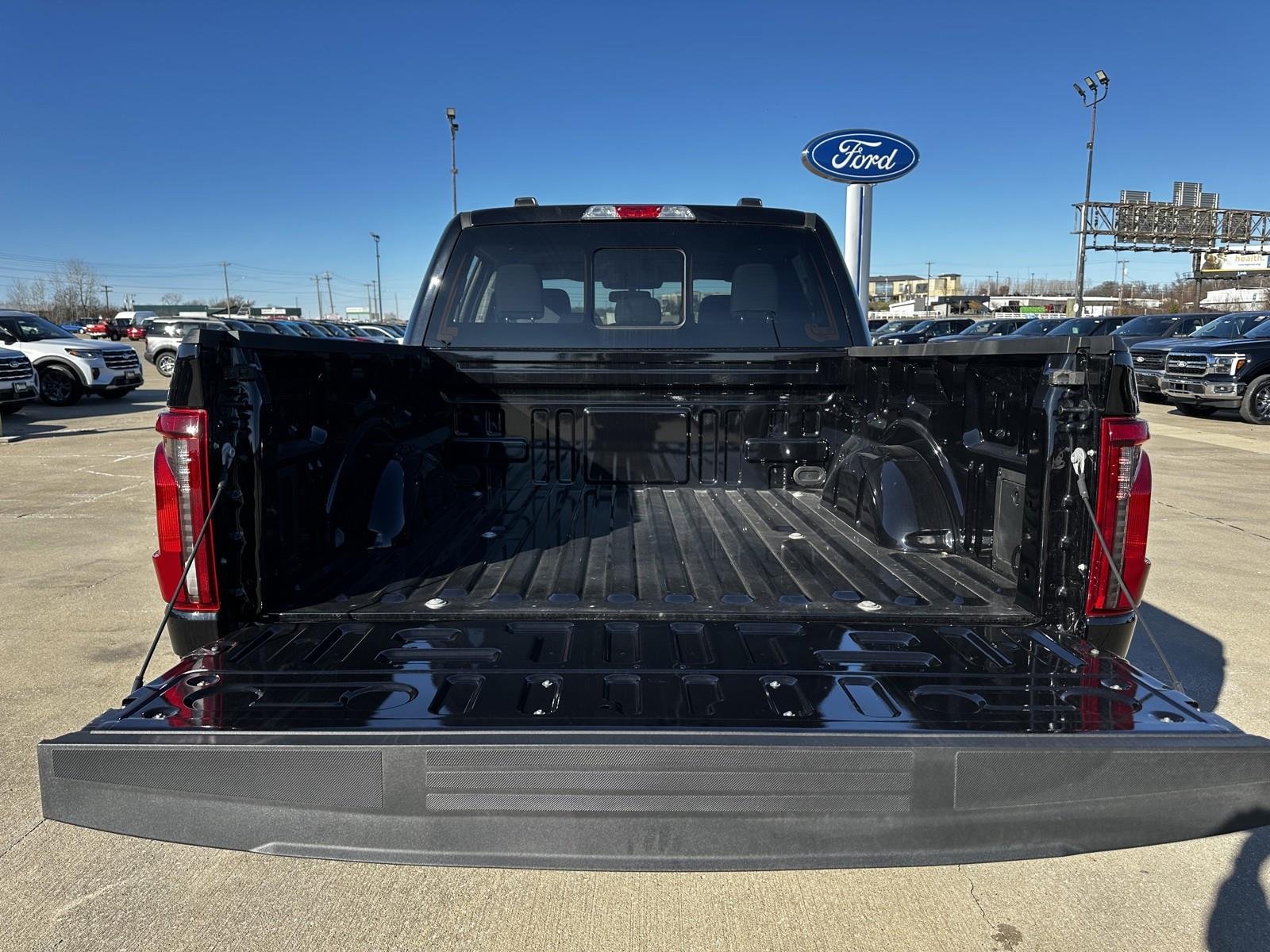 2025 Ford F-150 XLT - Photo 9