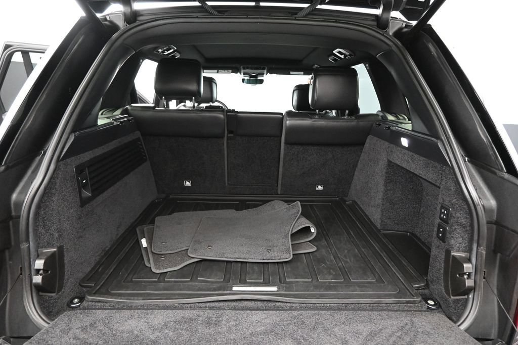 Used 2021 Santorini Black Metallic Land Rover Westminster image 18