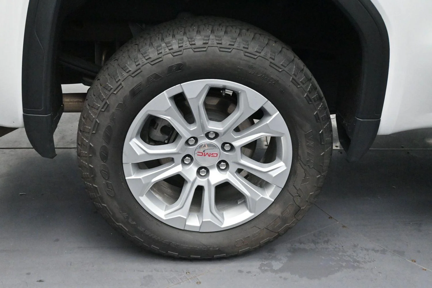 Used 2023 Summit White GMC SLT image 36