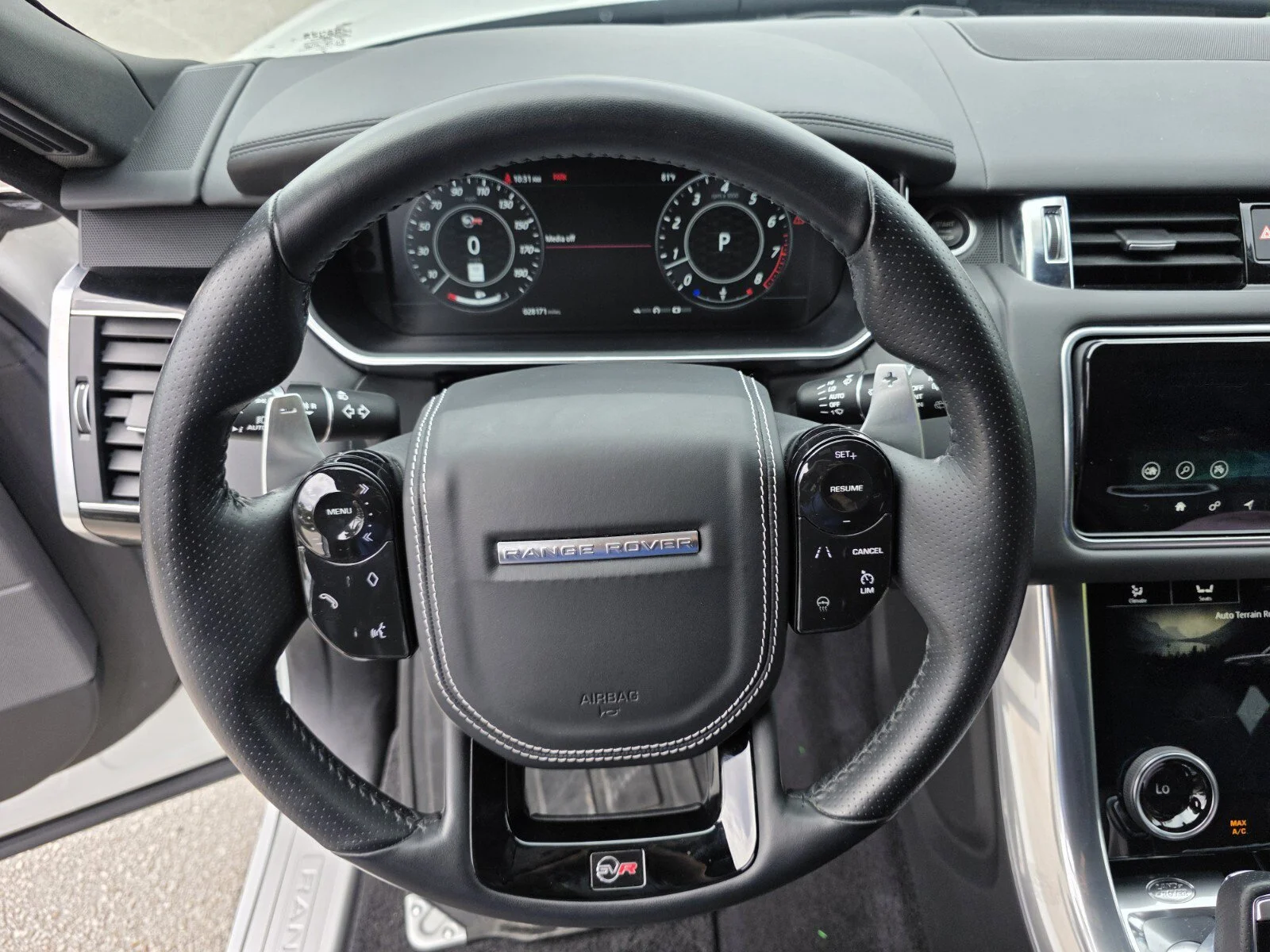 Certified Used 2022 Fuji White Land Rover SVR image 19