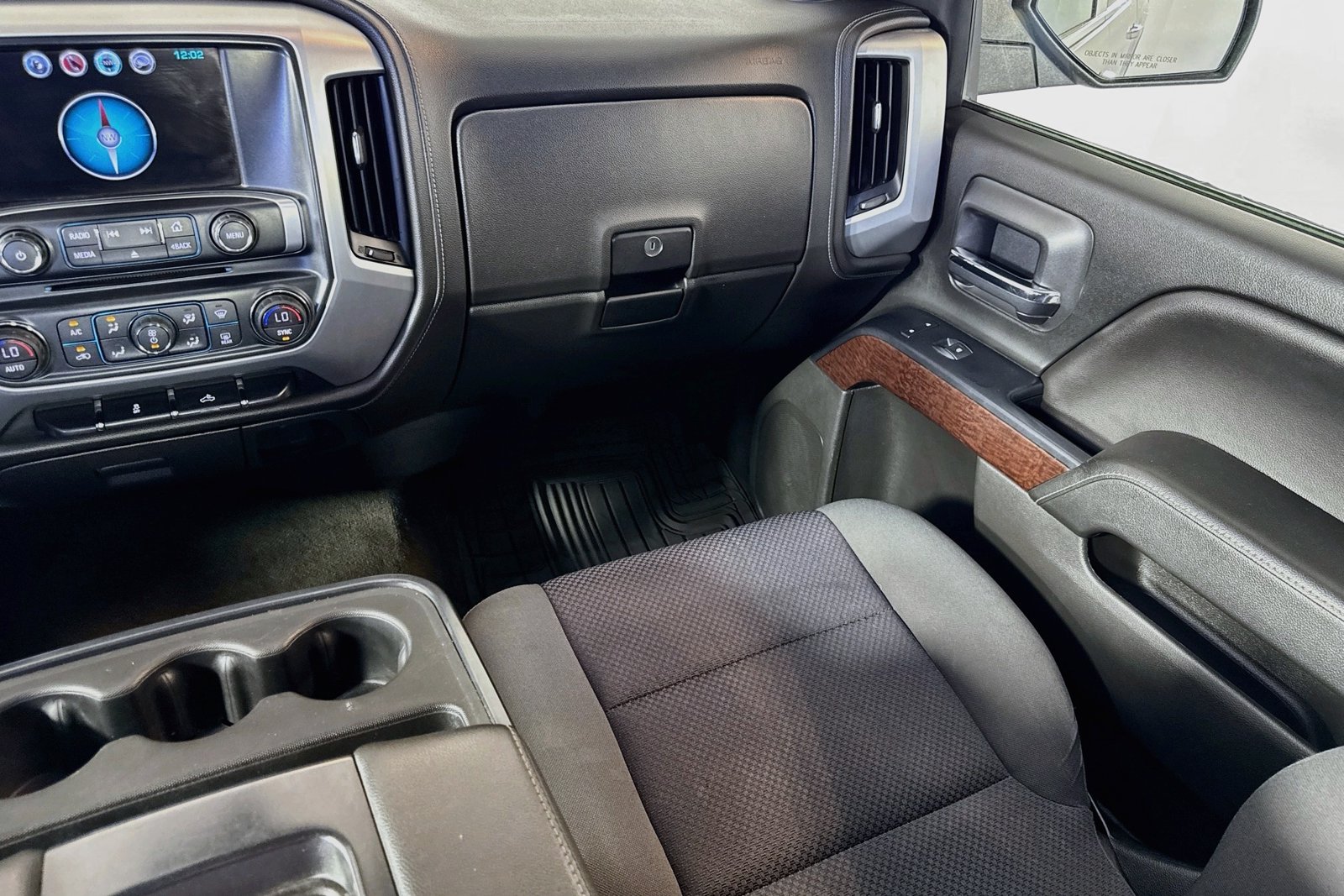 Used 2018 Quicksilver Metallic GMC SLE image 21