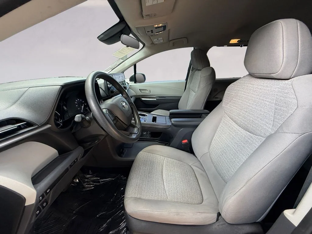Used 2022  Toyota LE image 10