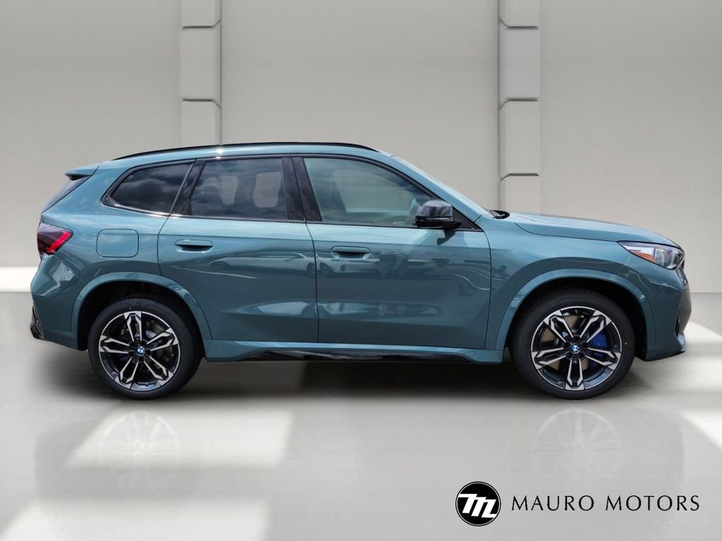 New 2026 Green BMW M35i image 2