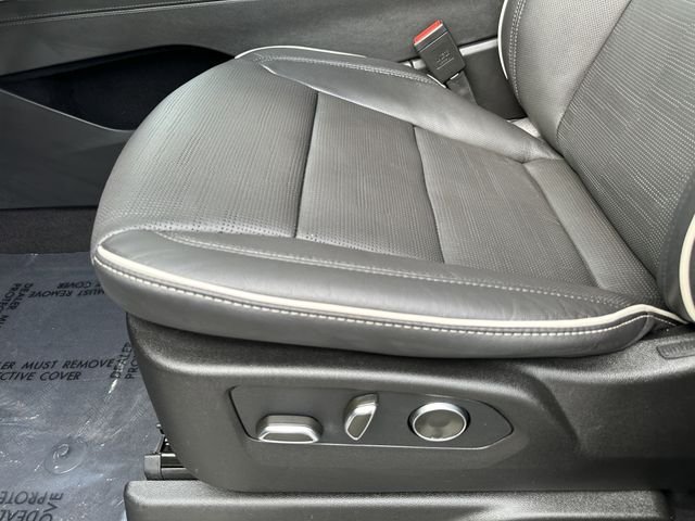Used 2025 White Cadillac Sport image 17