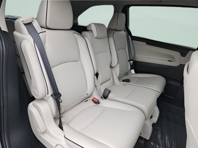 New 2026 Modern Steel Metallic Honda Touring image 18