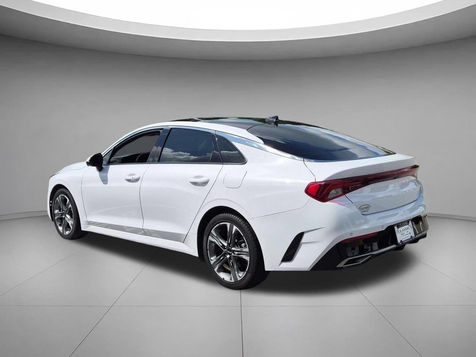 Used 2023 Glacial White Pearl Kia EX image 3