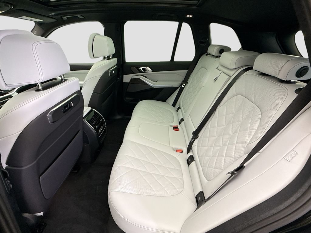 New 2026 Black Sapphire Metallic BMW xDrive50e image 20