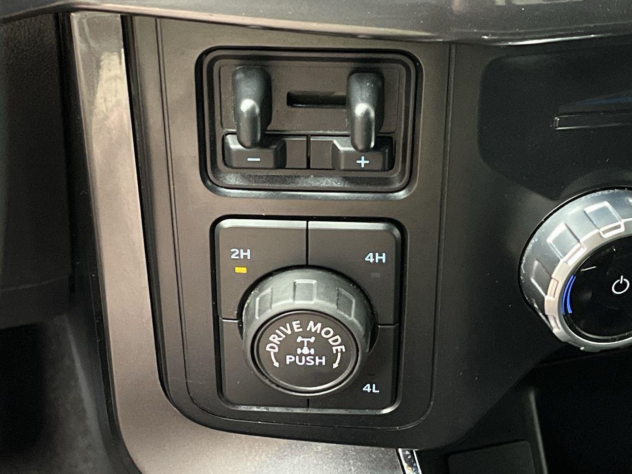 Used 2023 Avalanche Gray Ford XLT image 18