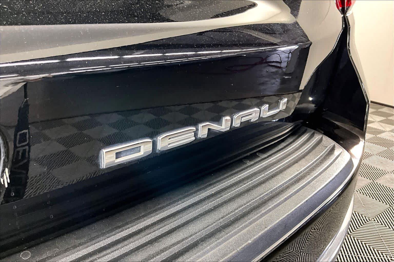 Used 2023 Onyx Black GMC Denali image 10