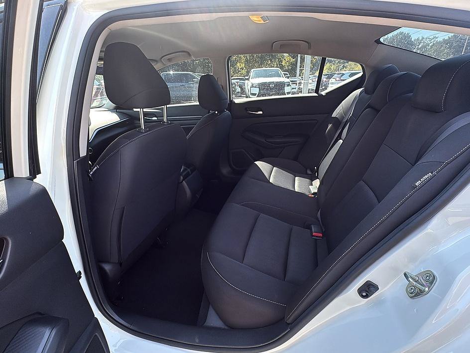 Used 2022 Glacier White Nissan 2.5 S image 23
