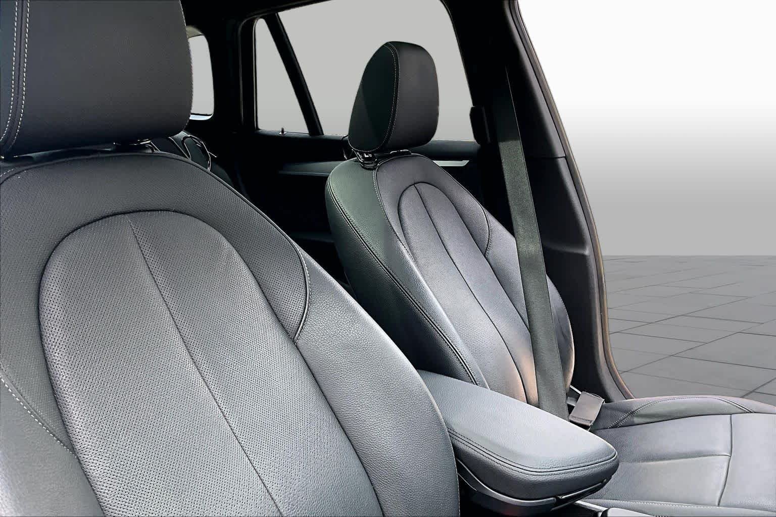 Used 2020 Mineral Gray Metallic BMW sDrive28i image 7