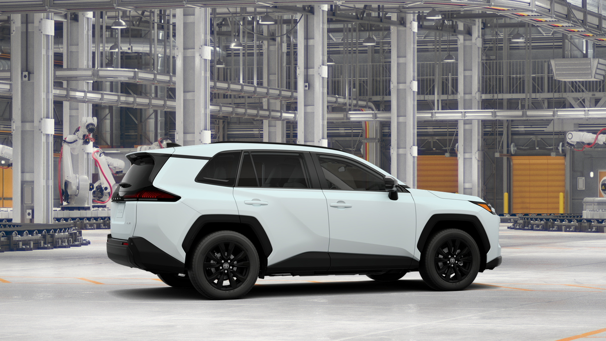 New 2026 Wind Chill Pearl Toyota XLE Premium image 11