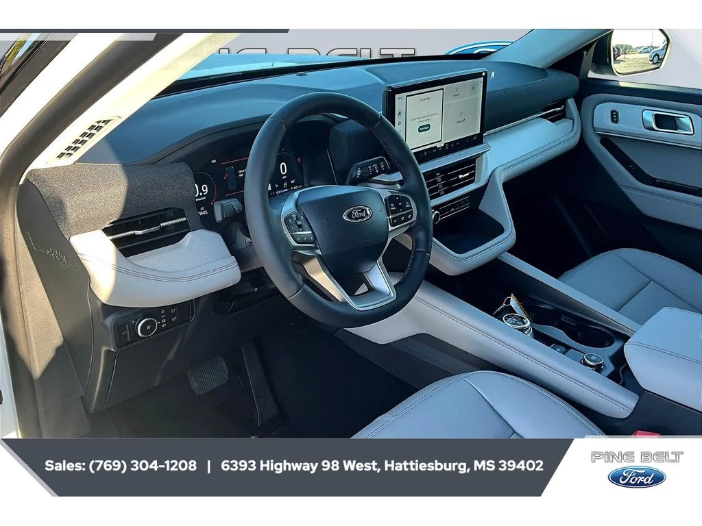 New 2026 Star White Metallic Tri-Coat Ford Active image 8