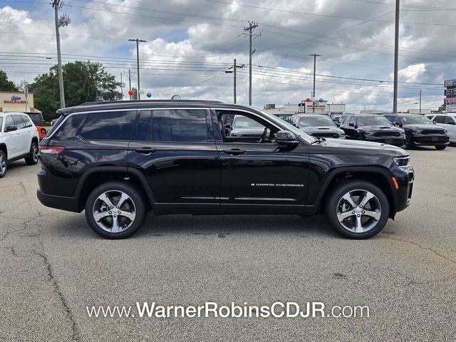 New 2026 Diamond Black Crystal Pearl-Coat Exterior Paint Jeep Limited image 16