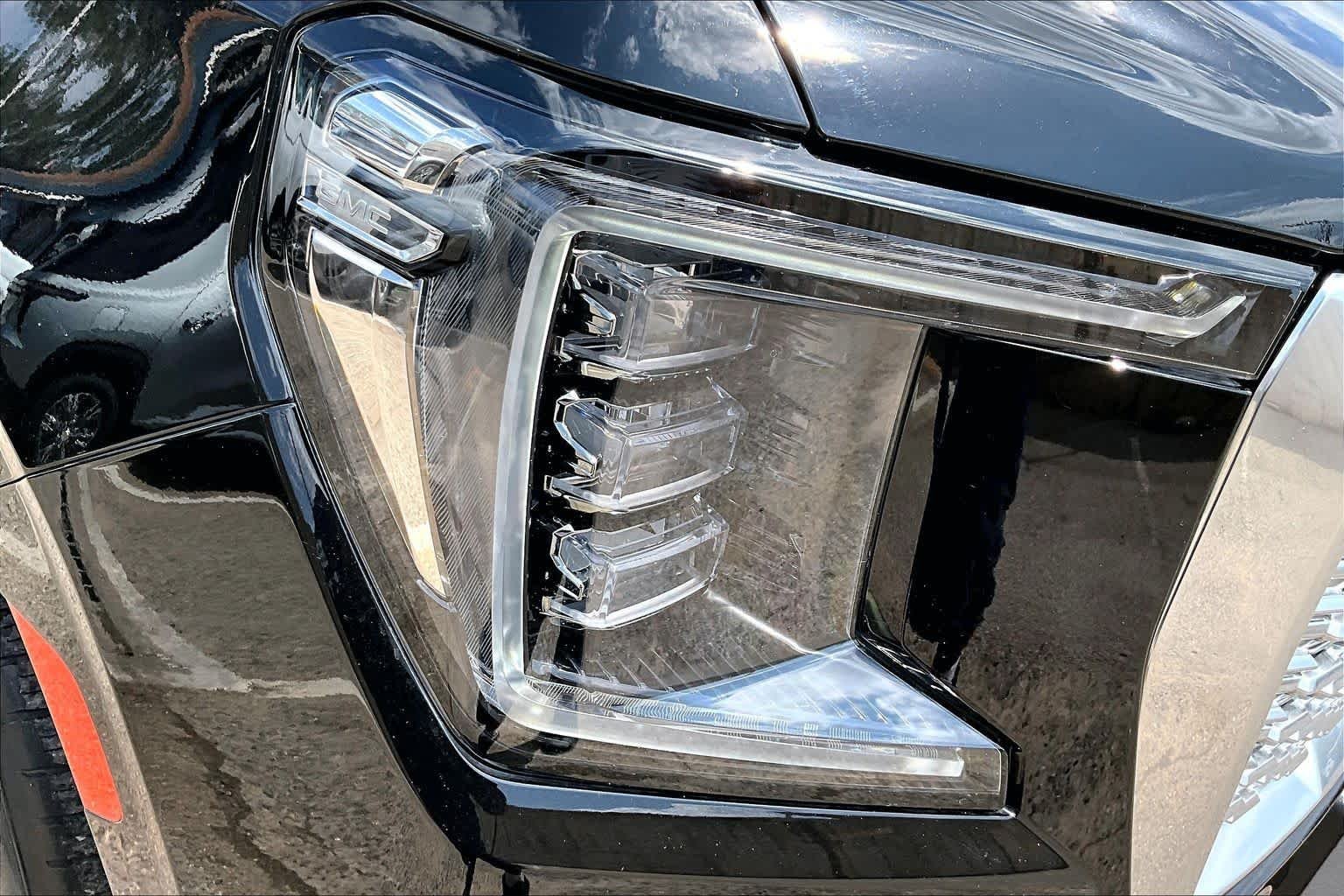 Used 2021 Onyx Black GMC Denali image 28