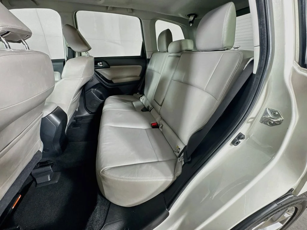 Used 2015 White Subaru 2.5i Touring image 30
