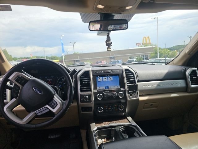 Used 2019 White Ford Lariat image 17