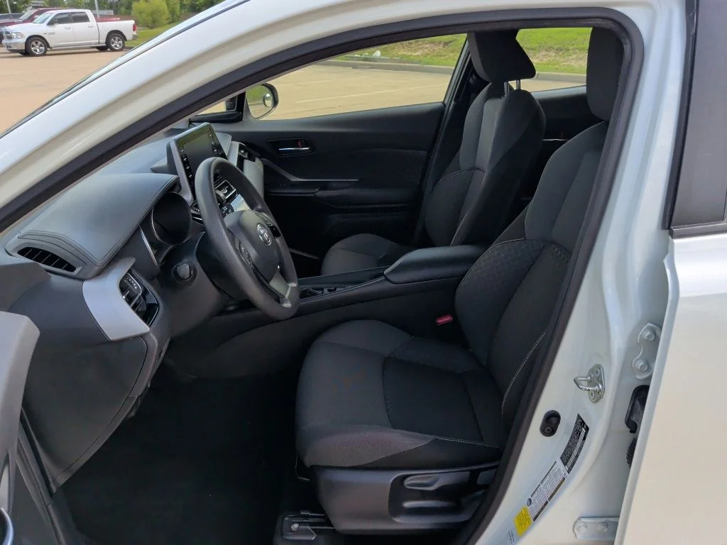 Used 2020 White Toyota LE image 12