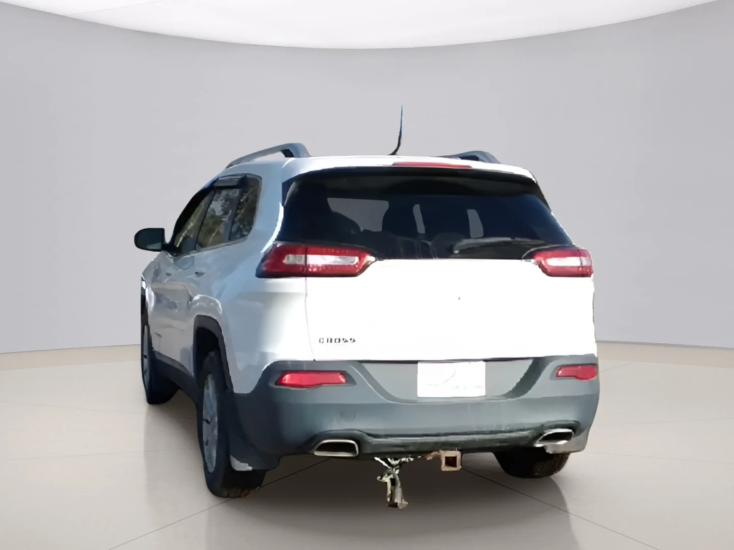 Used 2016 White Jeep LATITUDE image 5