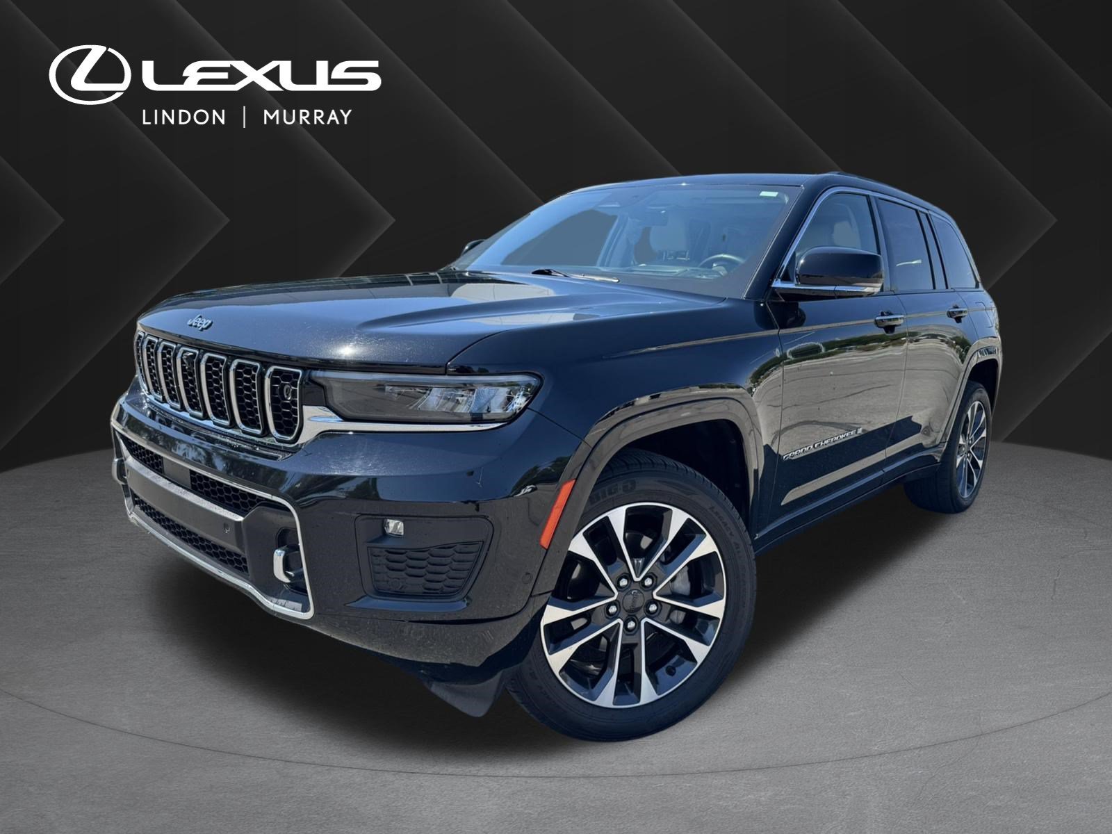 Used 2023 Diamond Black Crystal Pearlcoat Jeep Overland image 1