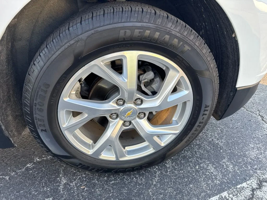 Used 2020 White Chevrolet Premier image 39