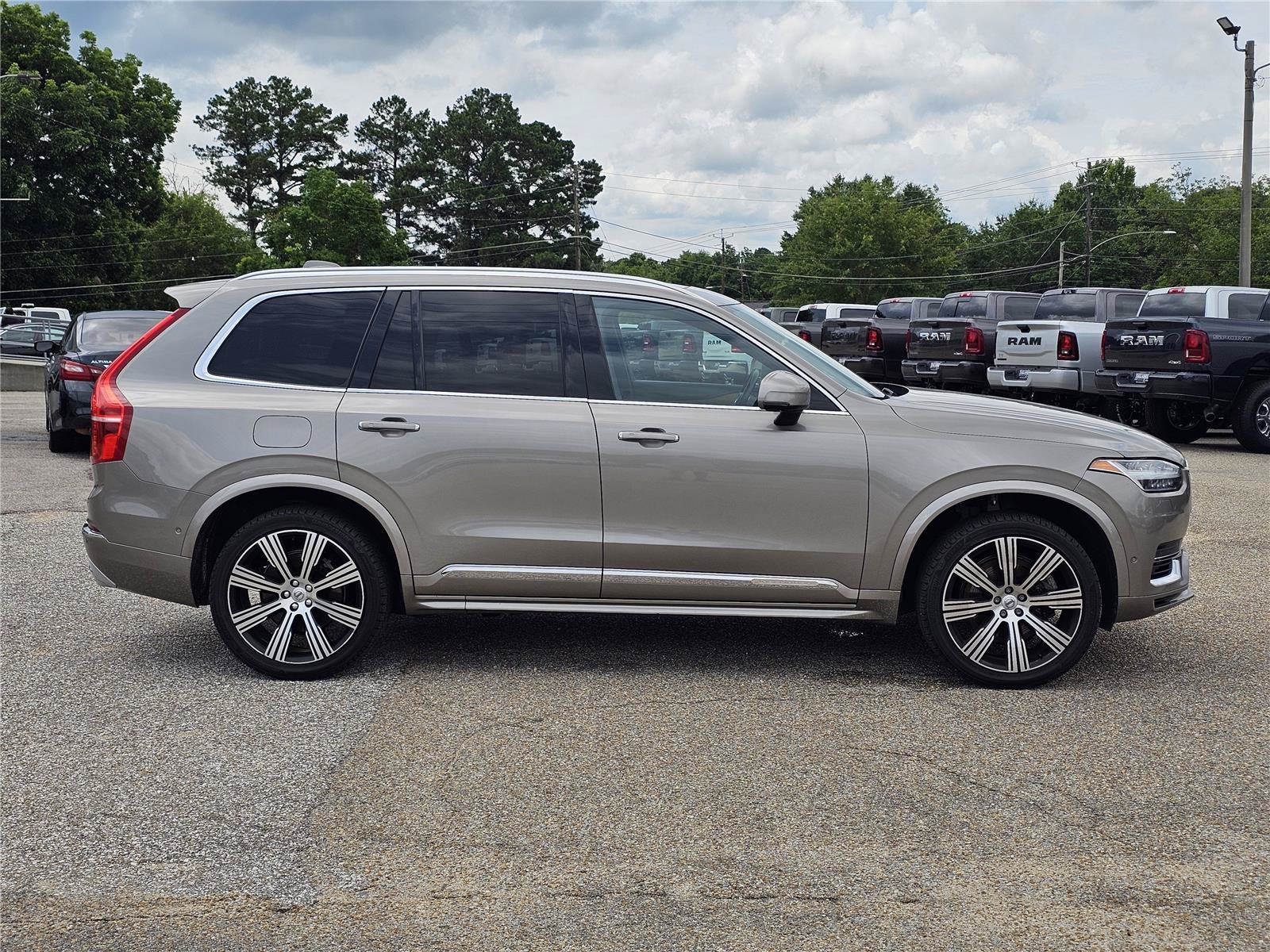 Used 2020 Birch Light Metallic Volvo Inscription image 7