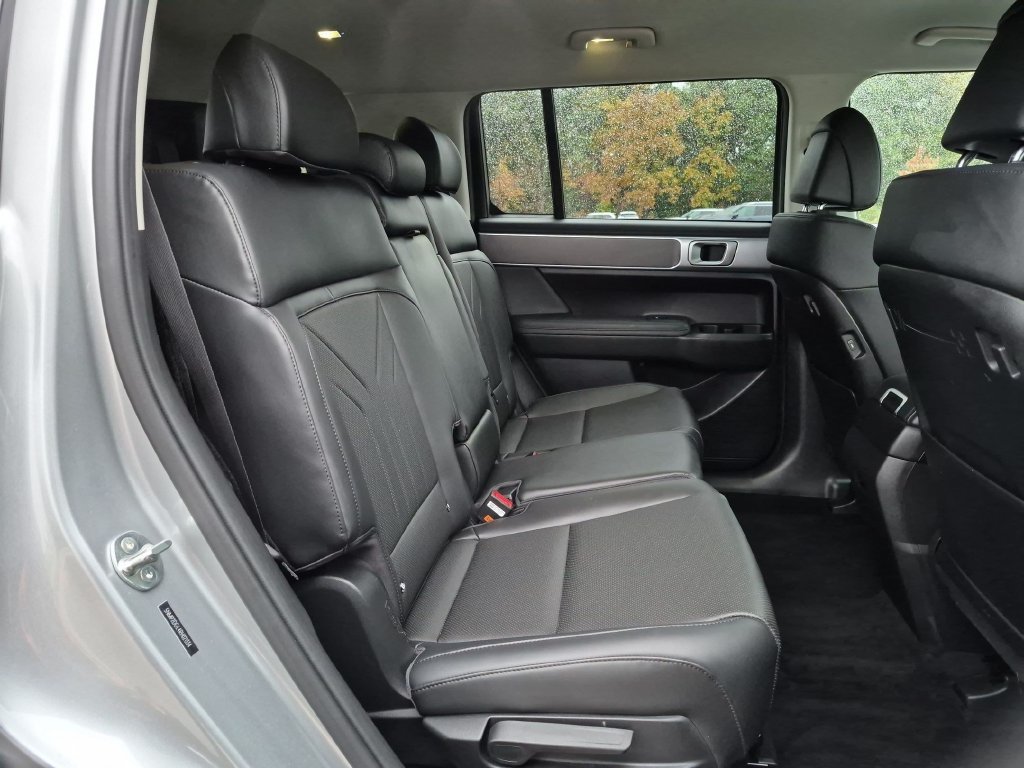 Used 2024 Silver Hyundai SEL image 30