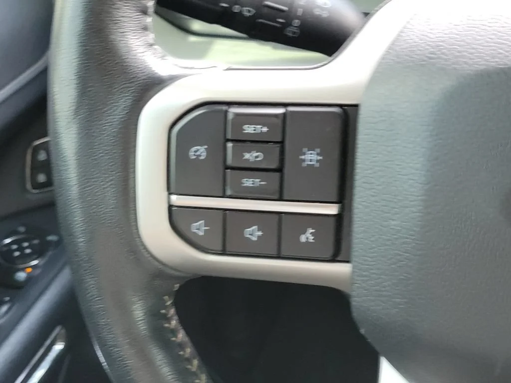 Used 2024 Black Ford XLT image 28