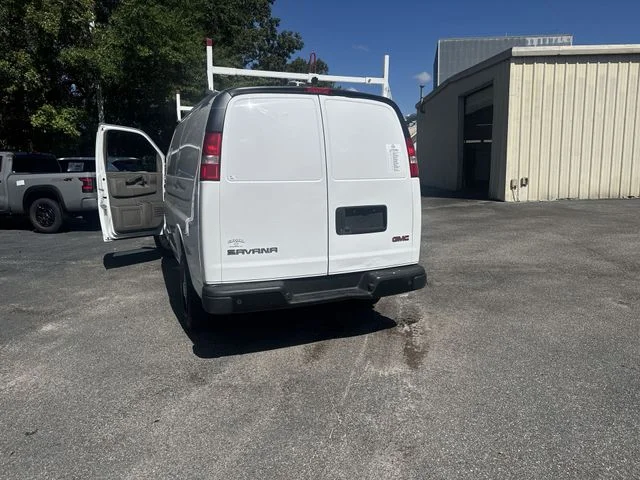 Used 2023 White GMC Work Van image 31