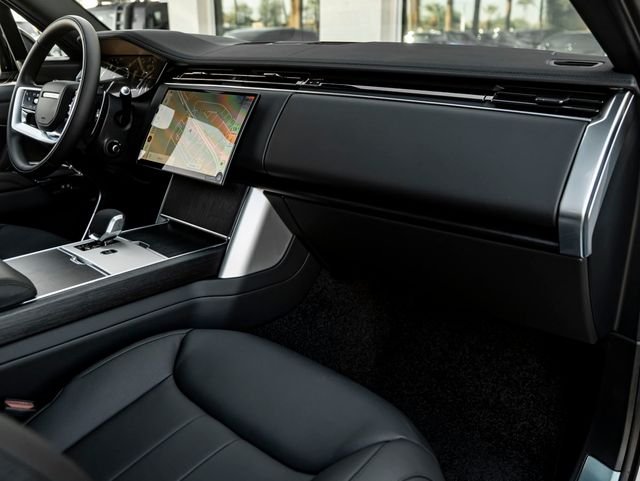 New 2026 Fuji White Land Rover SE image 38