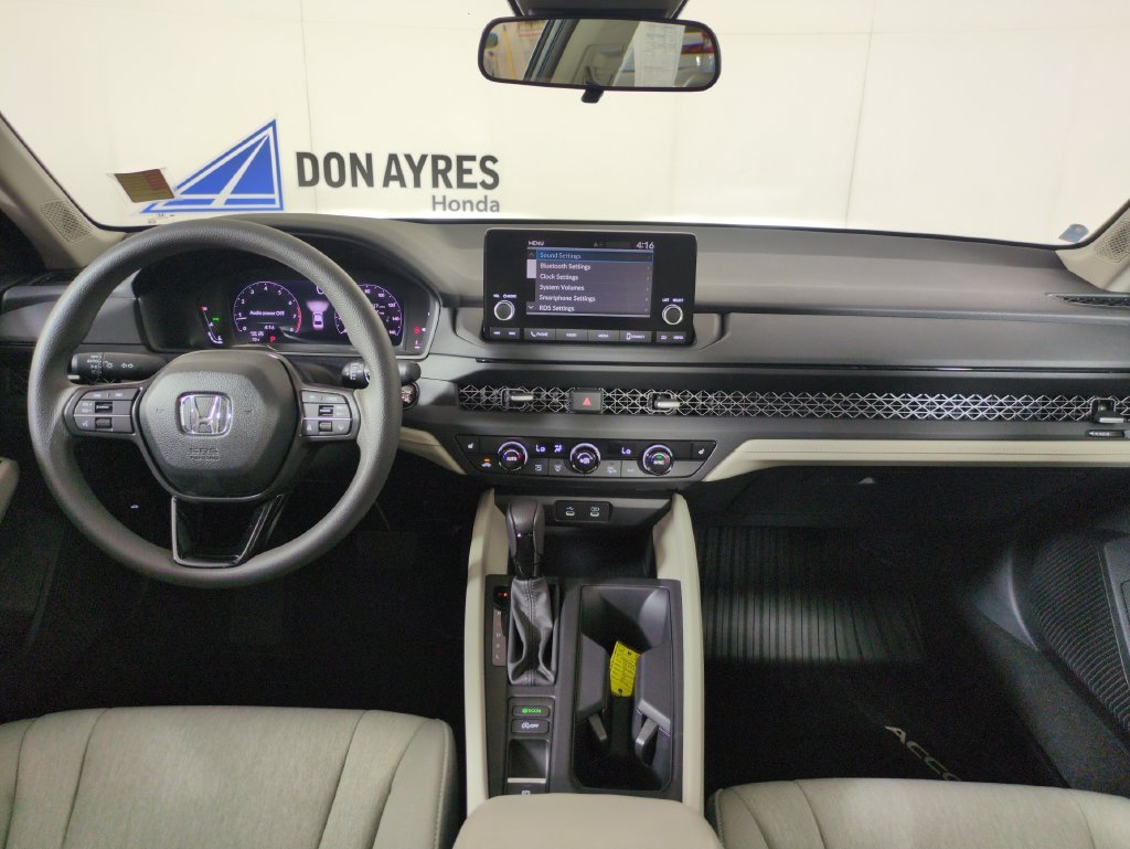 2025 Honda Accord SE - Photo 18