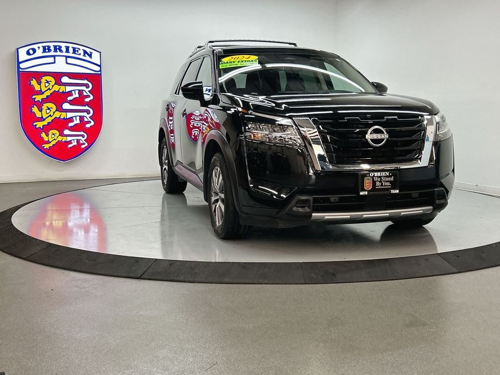 2024 Nissan Pathfinder SL 4WD's photo
