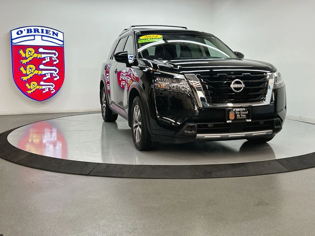 2024 Nissan Pathfinder SL 4WD's photo