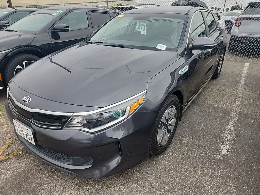 Used 2017 Gray Kia Base image 3