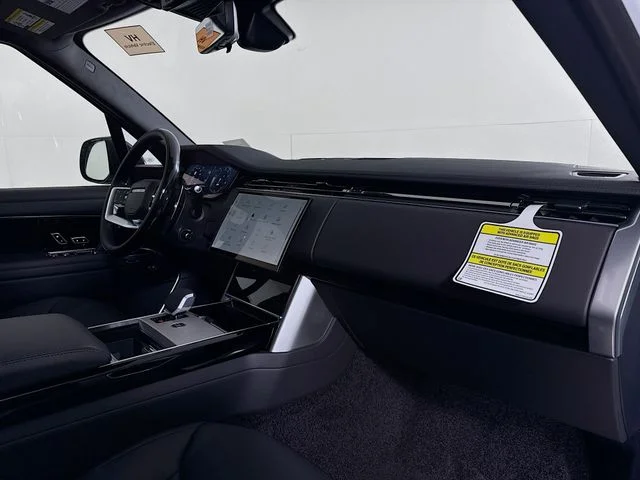 New 2026 Fuji White Land Rover SE image 31