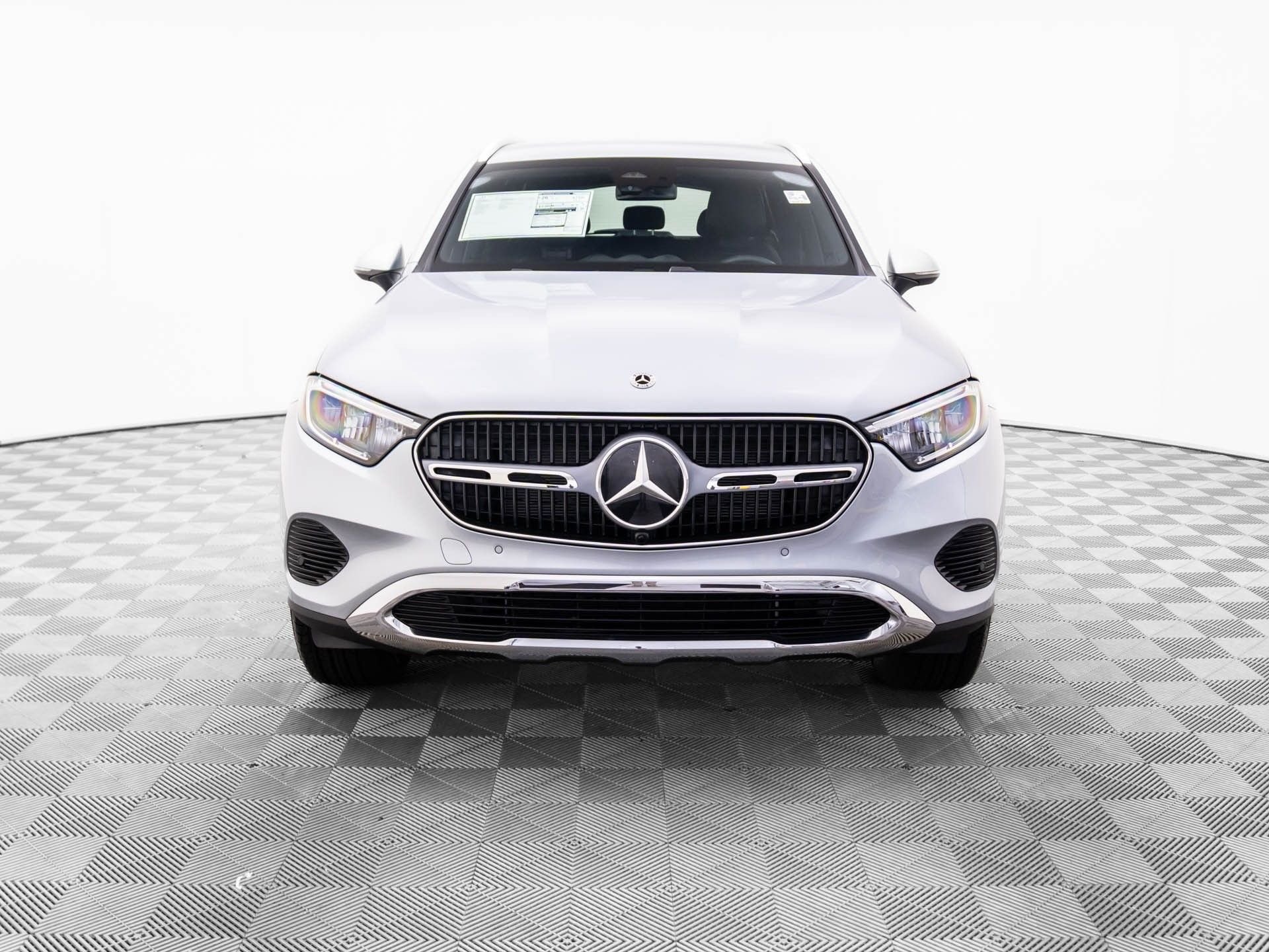 Used 2026 Silver Mercedes-Benz GLC 300 image 8