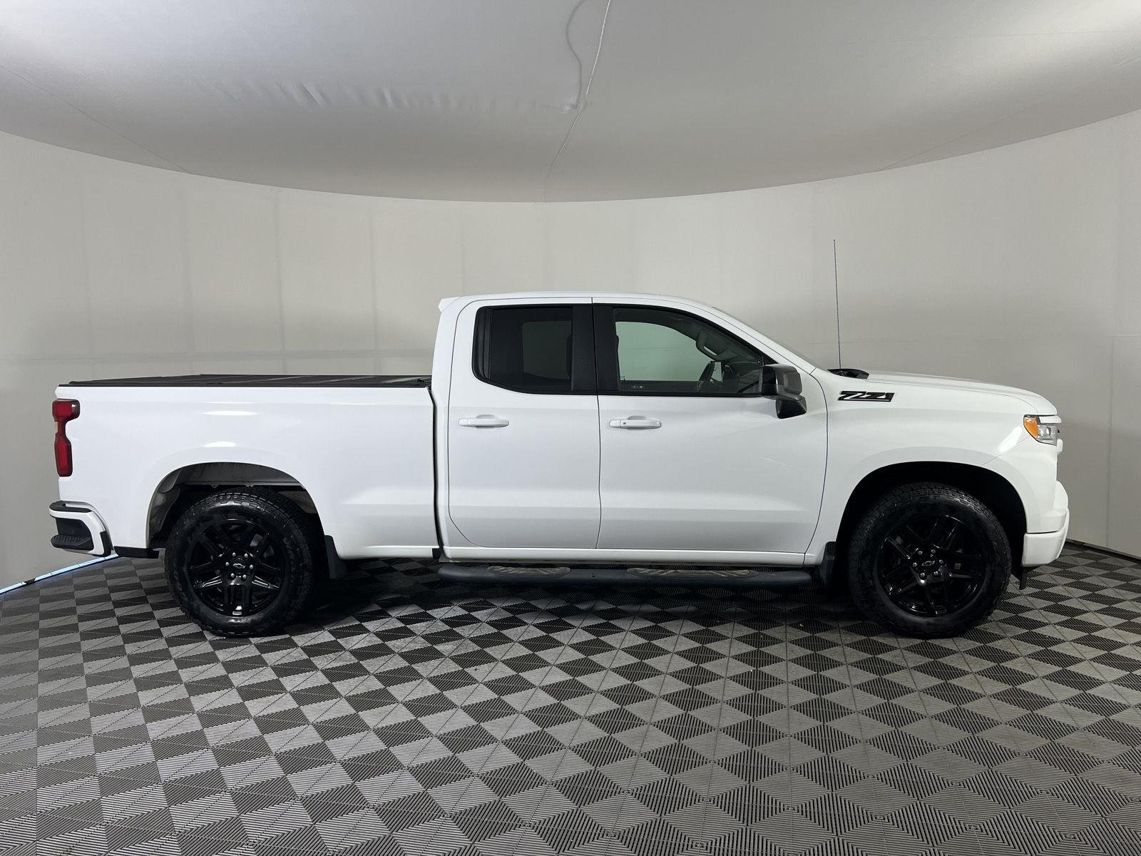 Used 2023 Summit White Chevrolet RST image 24