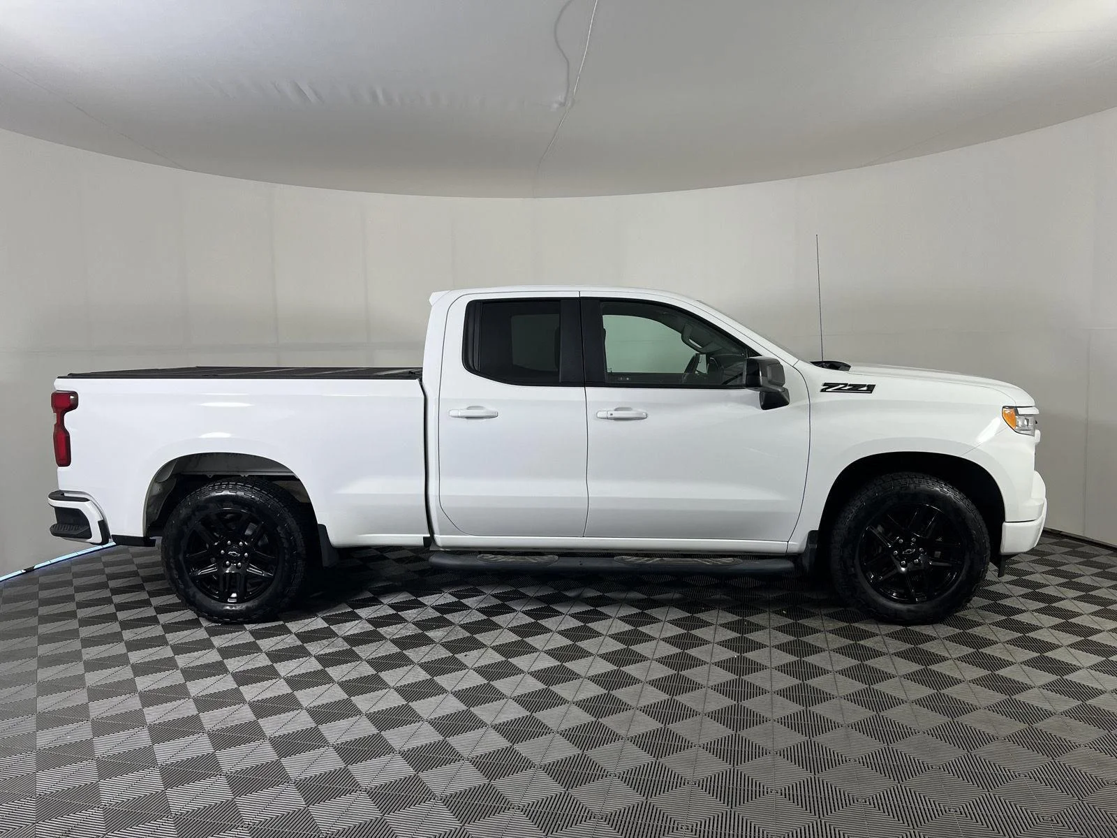 Used 2023 Summit White Chevrolet RST image 24
