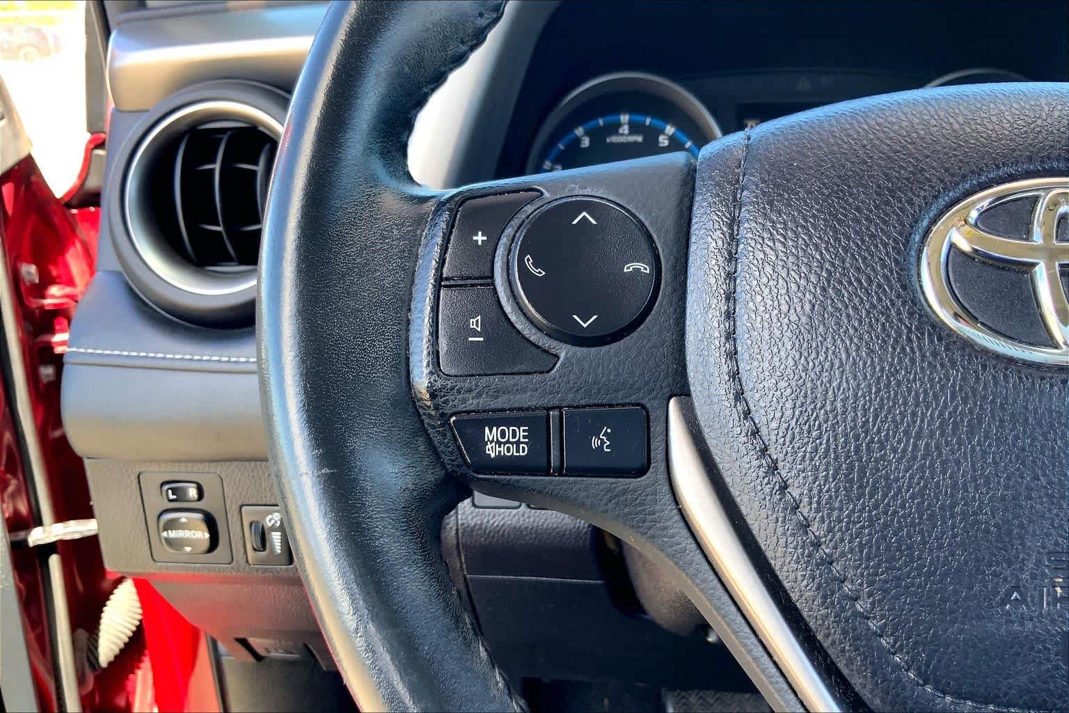 Used 2018 Ruby Flare Pearl Toyota XLE image 23