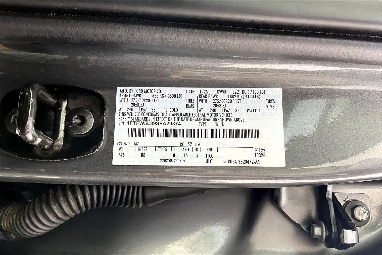 Used 2025 Carbonized Gray Metallic Ford LARIAT image 33
