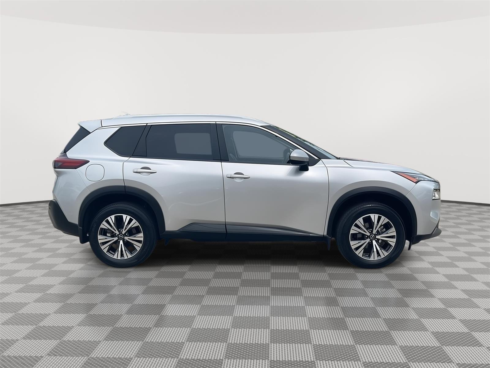 Used 2023 Brilliant Silver Metallic Nissan SV image 4