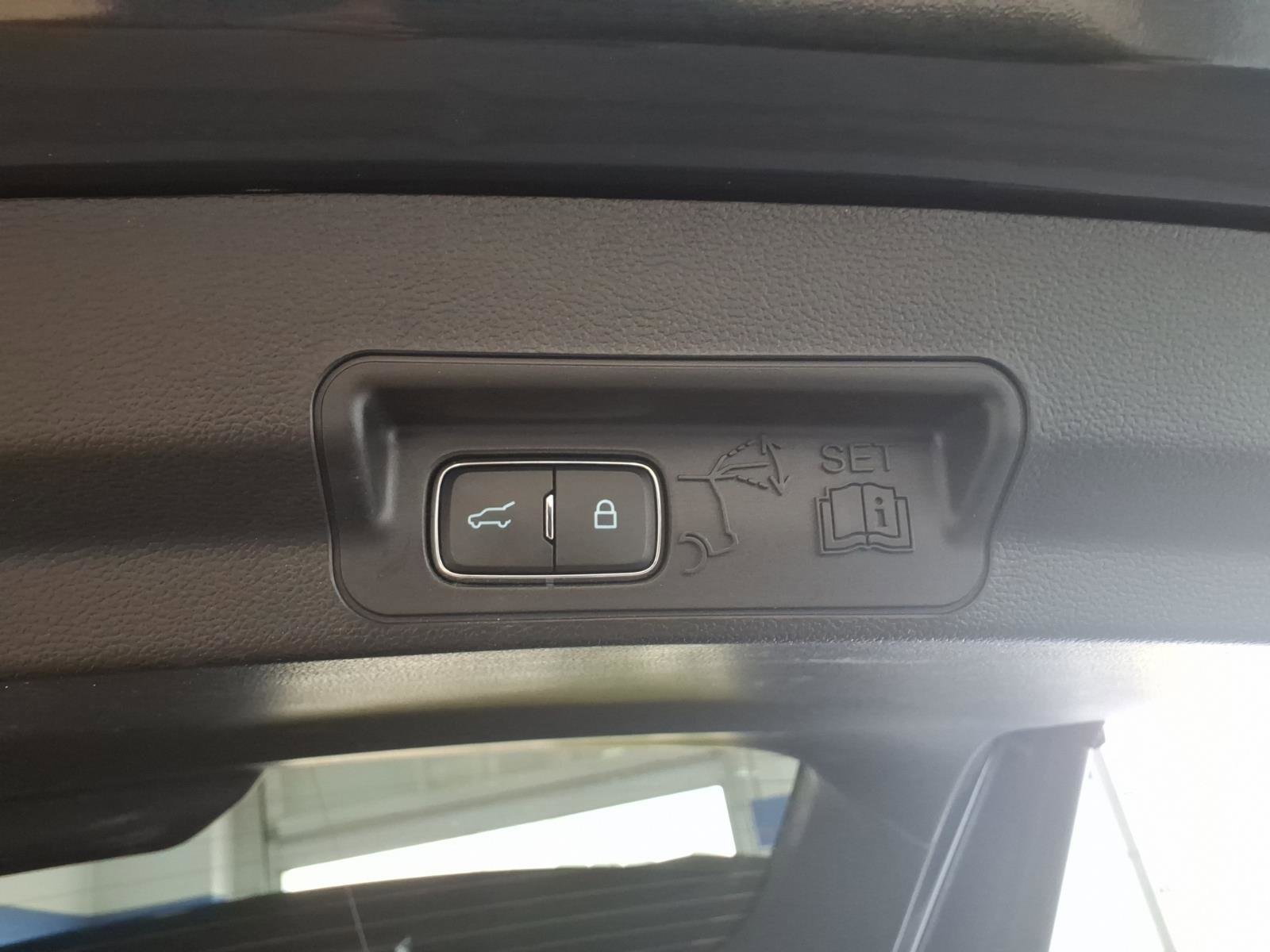2022 Ford Explorer XLT - Photo 19
