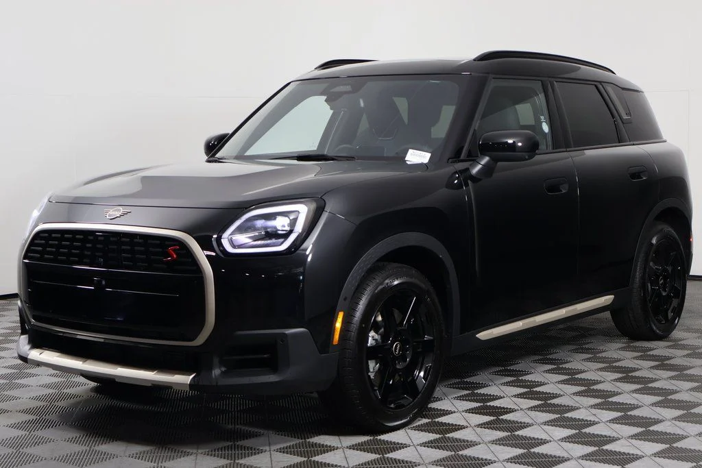 New 2027 Midnight Black MINI Iconic image 1