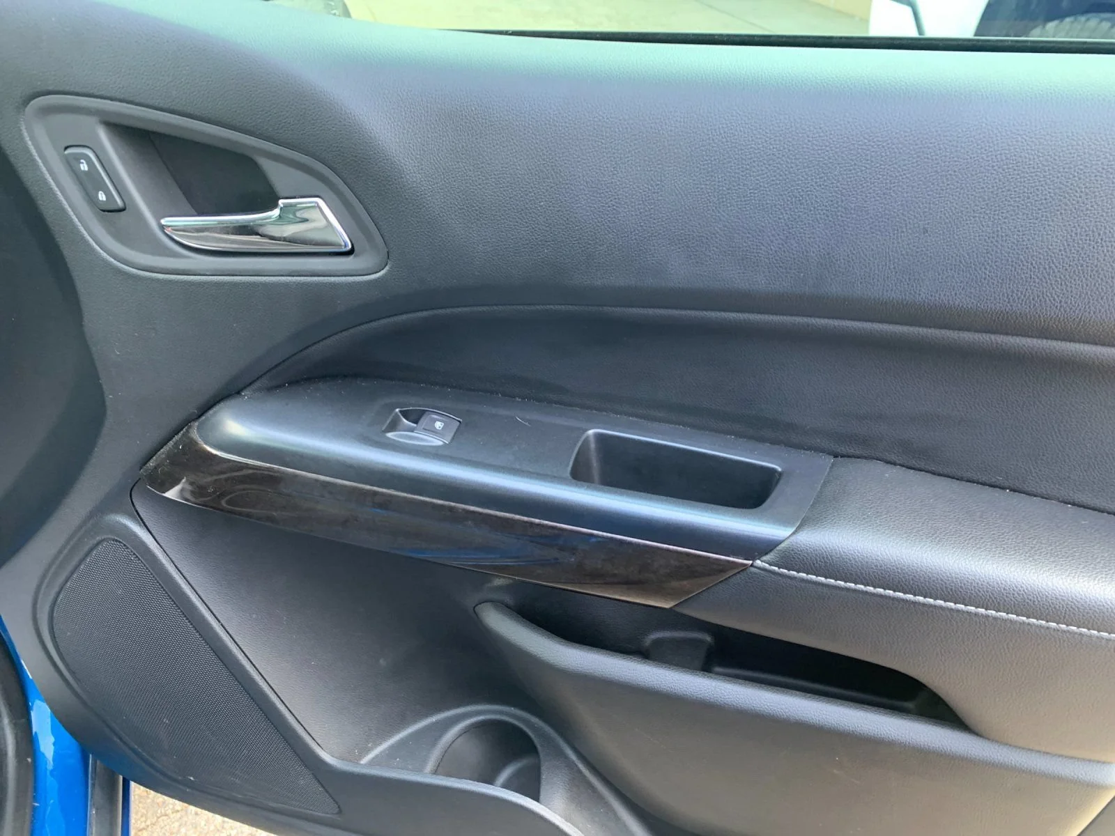 Used 2022 DYNAMIC BLUE METALLIC GMC 4WD Elevation image 19