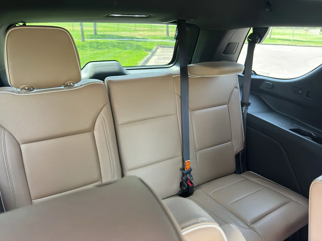 Used 2023 Iridescent Pearl Tricoat Chevrolet Premier image 16